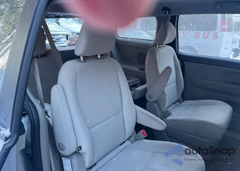 2017 Kia Sedona L из США, поврежденный, VIN KNDMA5C16H6264736